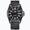 Robuust horloge in militaire stijl met verlichte wijzerplaat