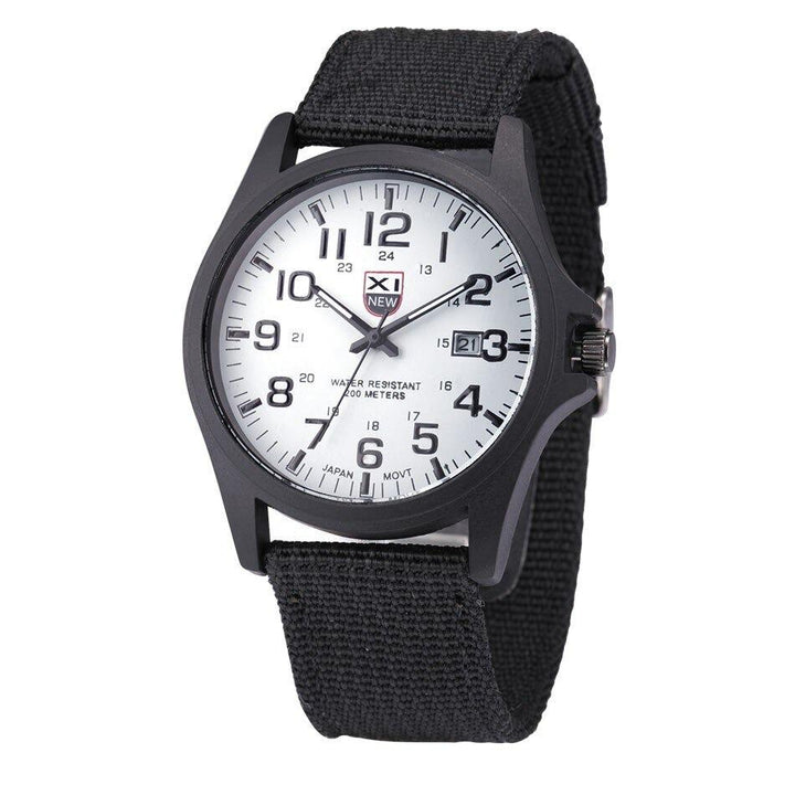 Robuust horloge in militaire stijl met verlichte wijzerplaat