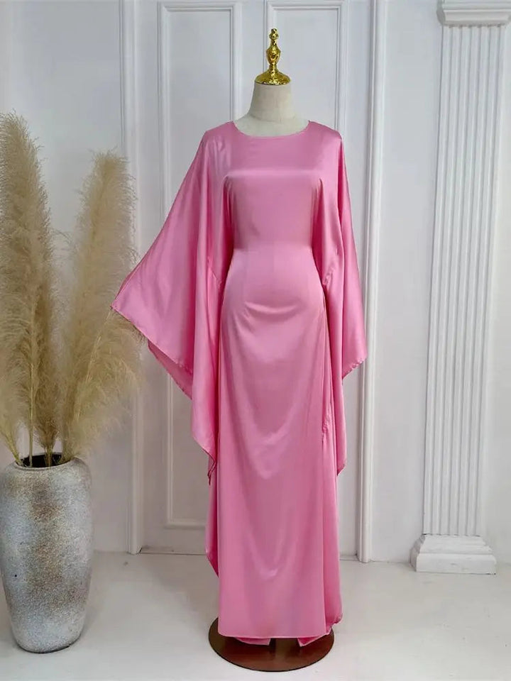 Elegante maxi-jurk met spaghettibandjes en hoge split