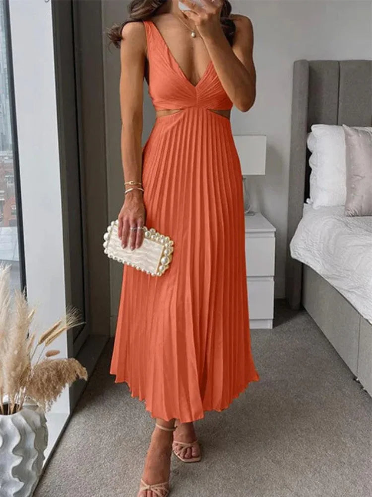Elegante mouwloze jurk met open rug. Sierlijke verfijning voor gelegenheden bij warm weer.