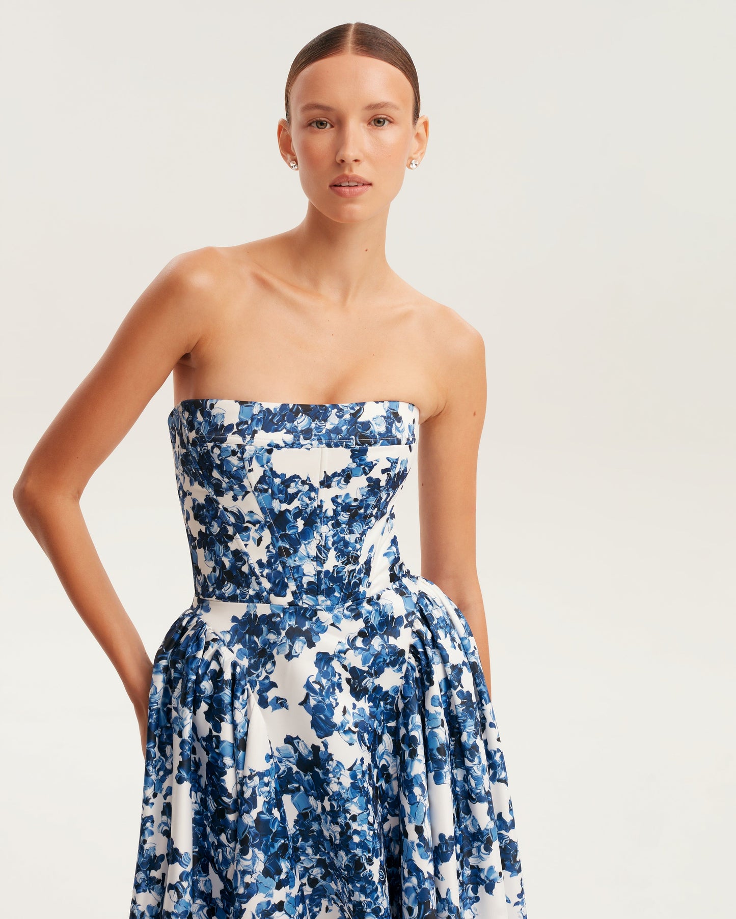 RIVA | STRAPLESS JURK MET BLOEMEN