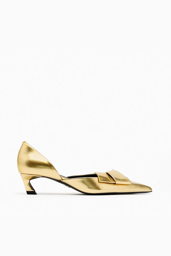 Metallic Pumps met Strikaccent