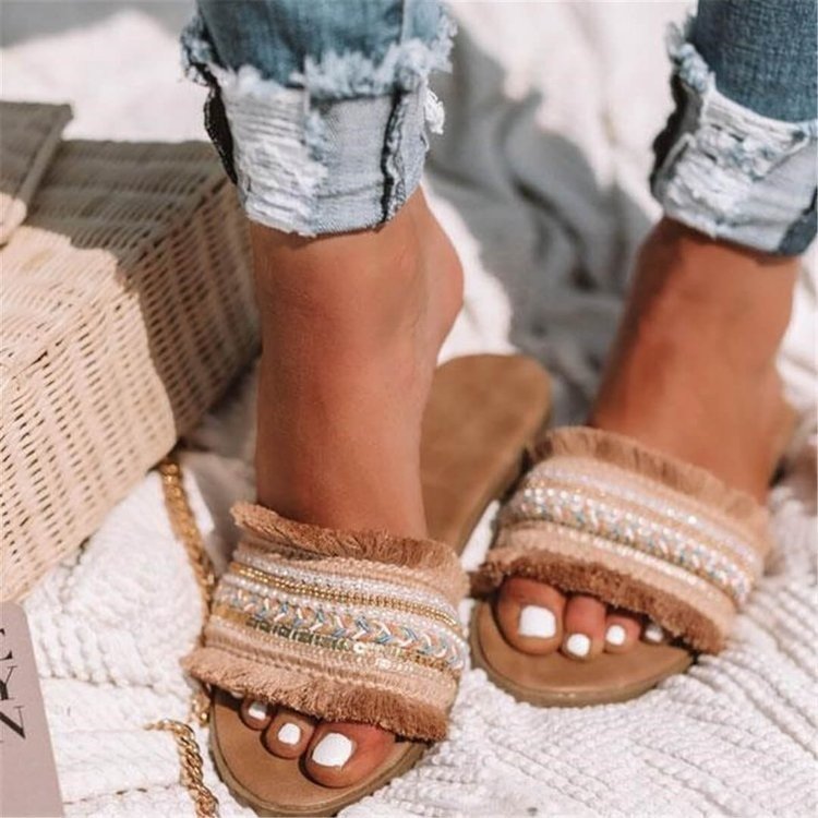 Stijlvolle Slippers met Decoratieve Band