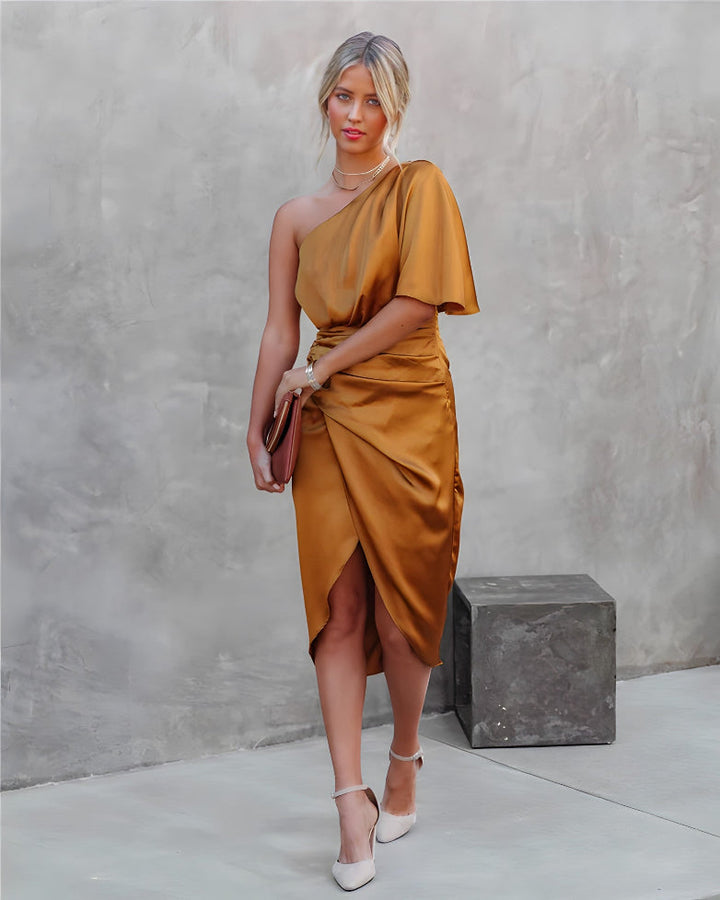 Asymmetrische off-shoulder jurk