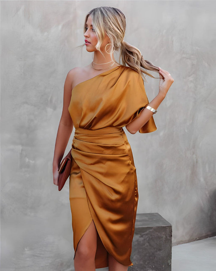 Asymmetrische off-shoulder jurk
