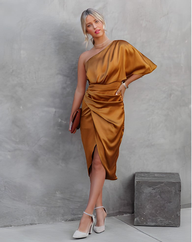Asymmetrische off-shoulder jurk
